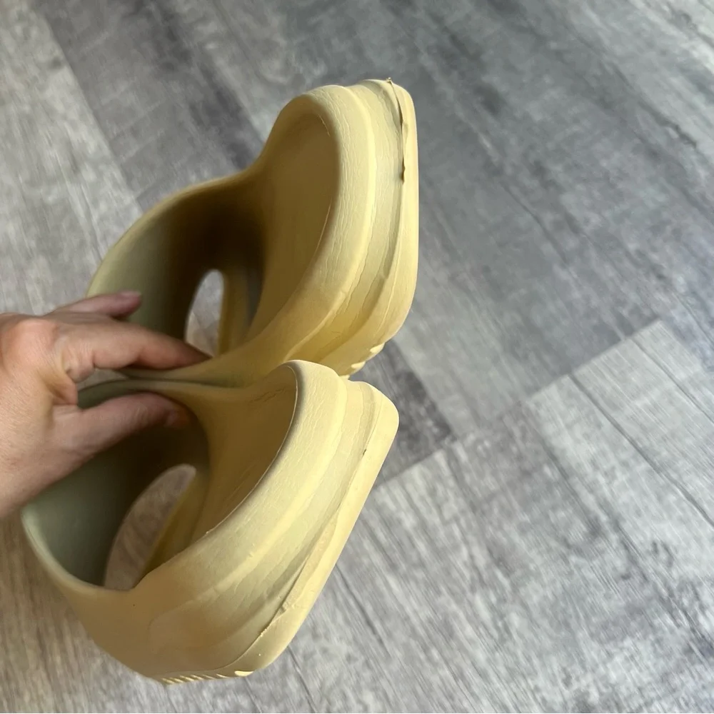 Adidas Yezzy Beige Slide Sandals Size 10